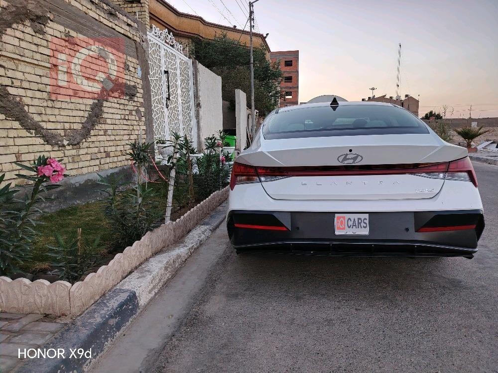 هیوندای ئەلەنترا